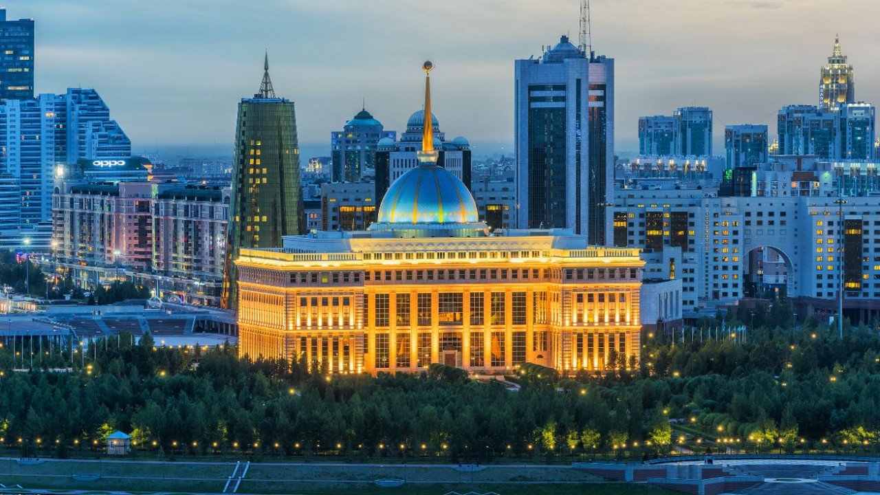 Серб саясаткерлерімен және сарапшыларымен пікірталас