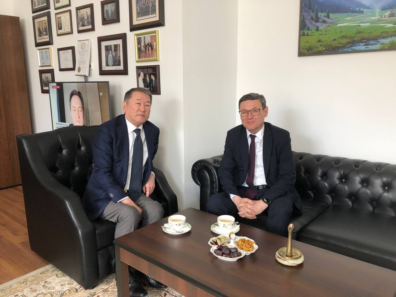 Басқарма Төрағасының ҚСЗИ директорымен кездесуі